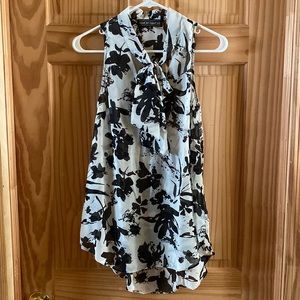 Almost Famous sleeveless sheer blouse